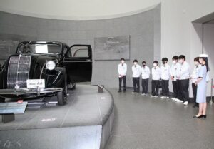 新入社員とトヨタ博物館を見学しました お知らせ Cdx 株式会社コデラダイナックス 金属 プレス 樹脂成形